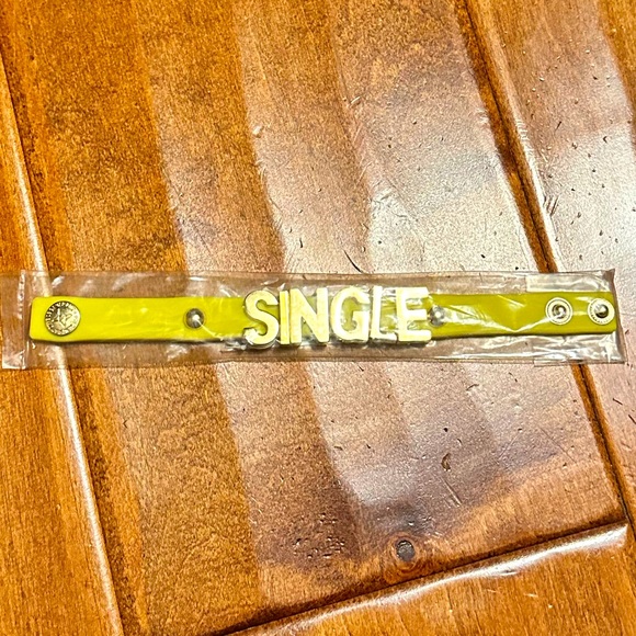 BCBGeneration Affirmation Update Bracelet NWT - Picture 6 of 6